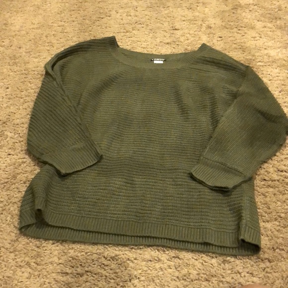 💚 Long Sleeve Sweater (SOLD) - Picture 7 of 9